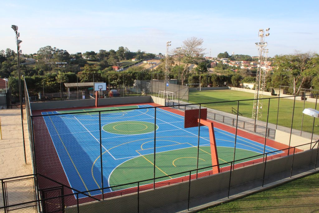 Obras de manutenção na quadra poliesportiva