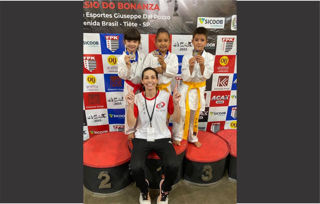 Alunos de karate do TEC participam da Copa Tietê de Karate
