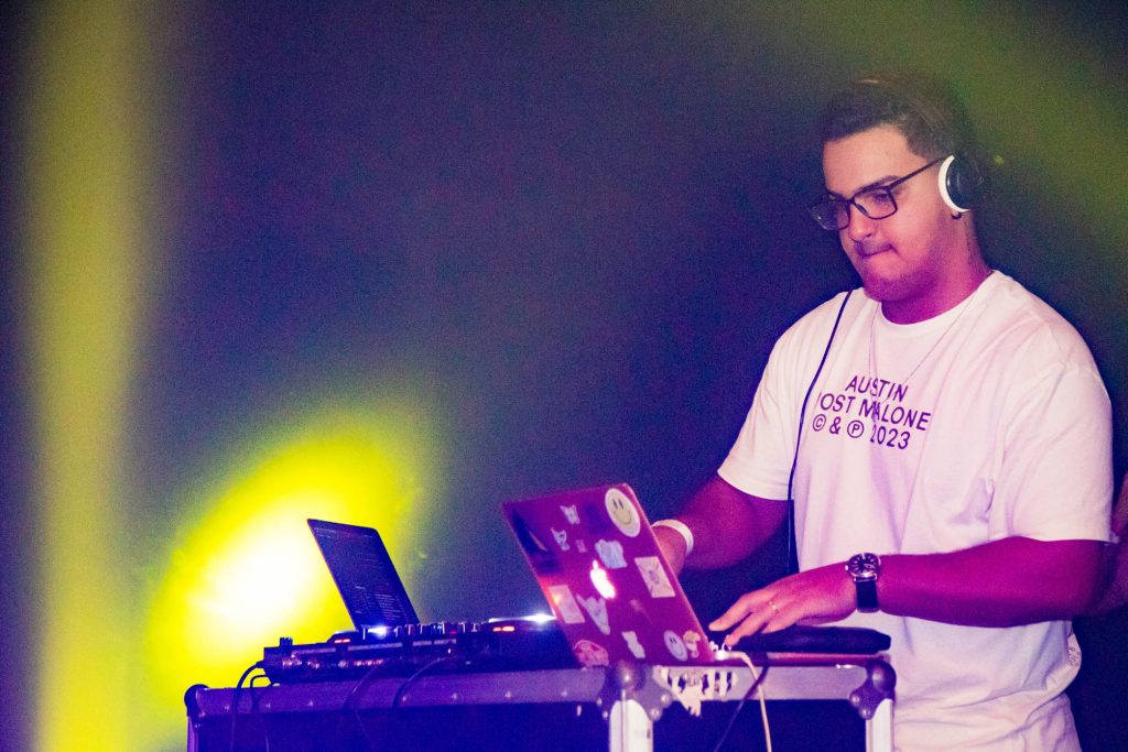 TEC Beats – Festa Neon