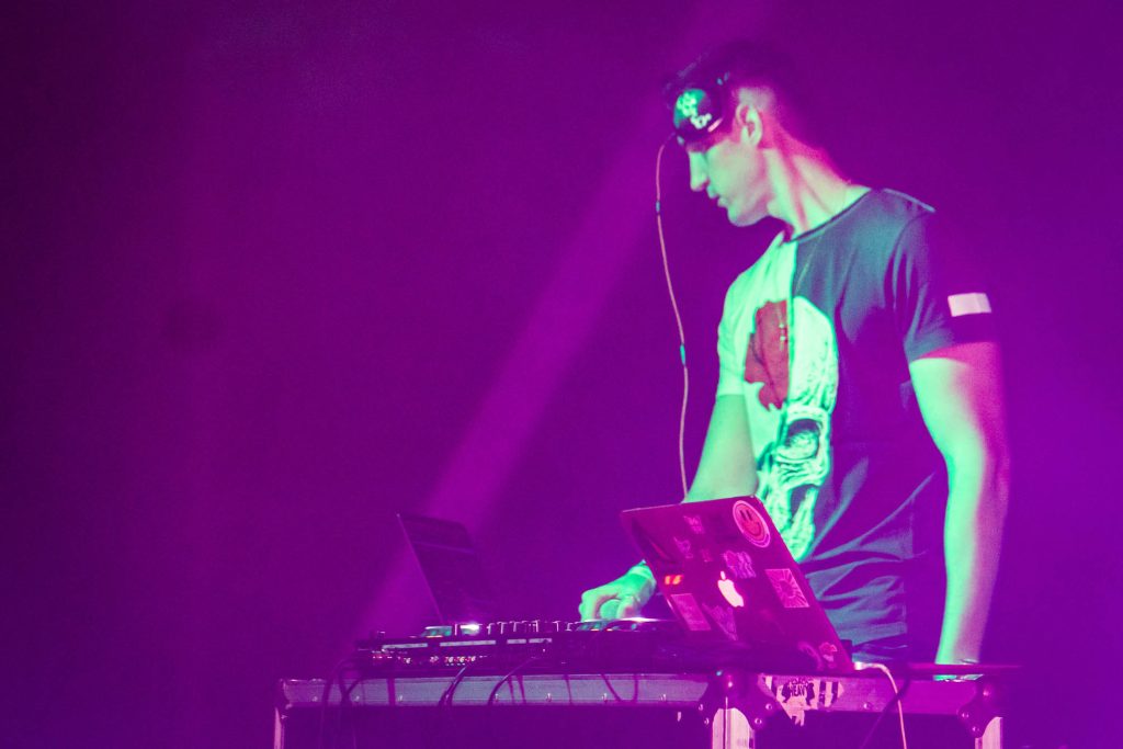 TEC Beats – Festa Neon