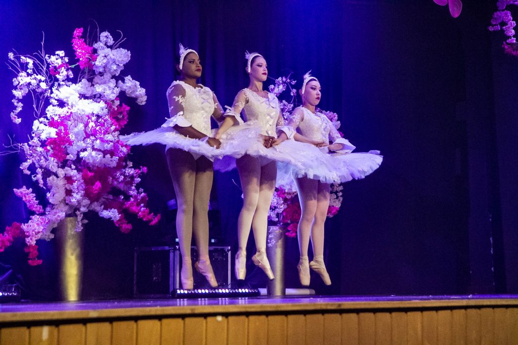 Espetáculo de dança Era uma vez