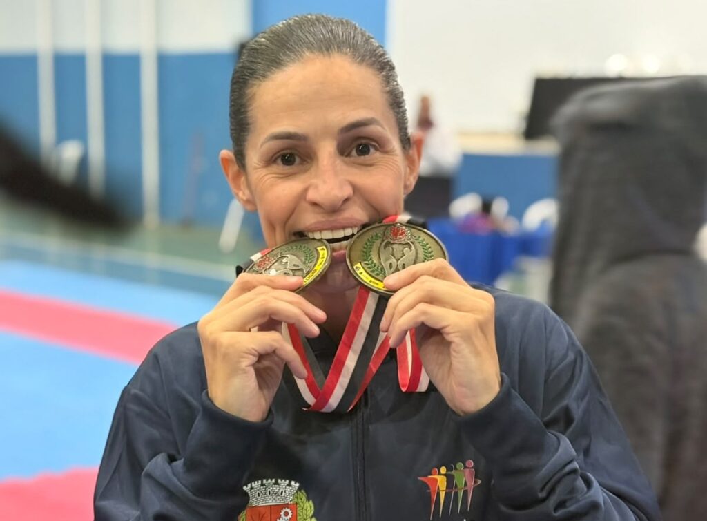 Renata Trevisan, formada pelo karatê